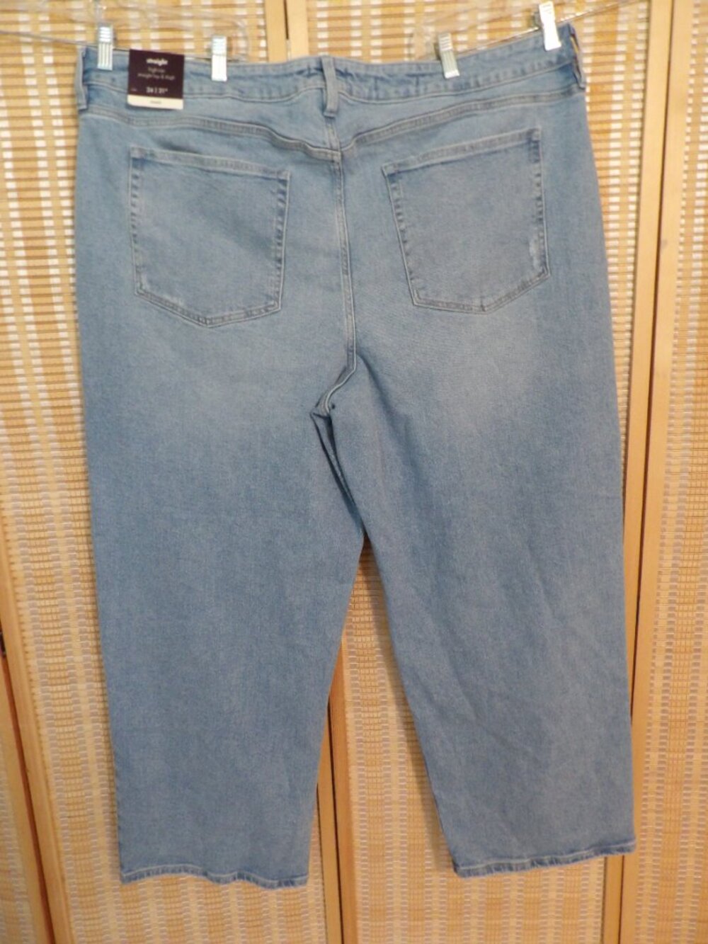 Women's Ava & Viv Size 24 (46x31) High-Rise Straight Hip & Thigh Stretch Jeans - Picture 4 of 4